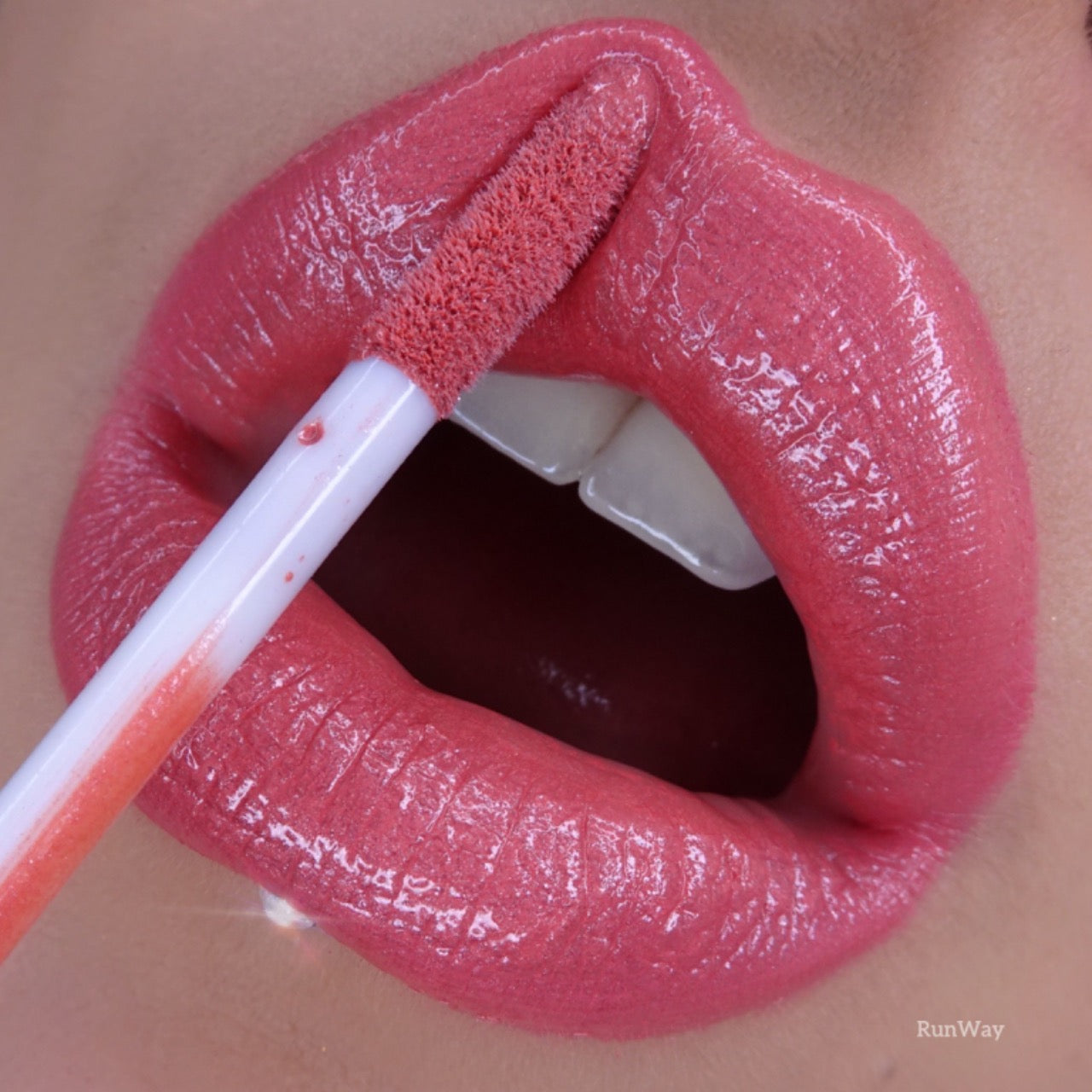 Super Gloss - Runway - Bellapierrechile